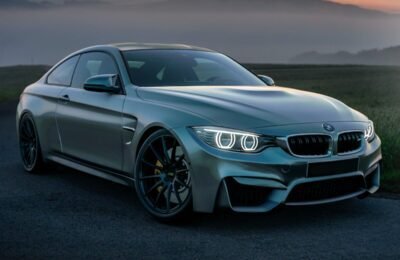 Carro em stand automóvel - Google Business Profile para concessionários